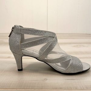 Easy Street Dazzle Silver Glitter Cage Heels Sz 8 Zipper